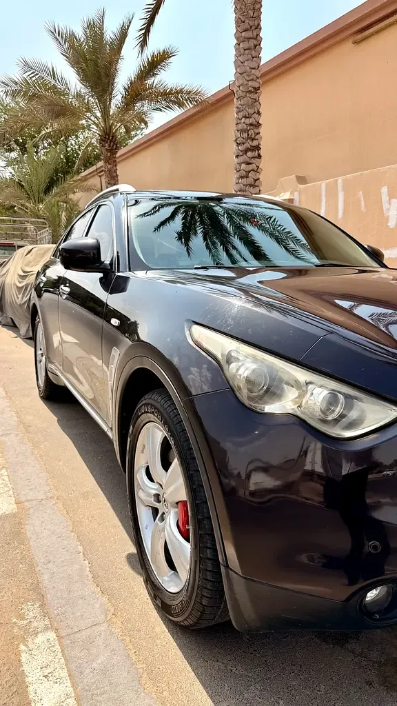 Infiniti FX45 2011
